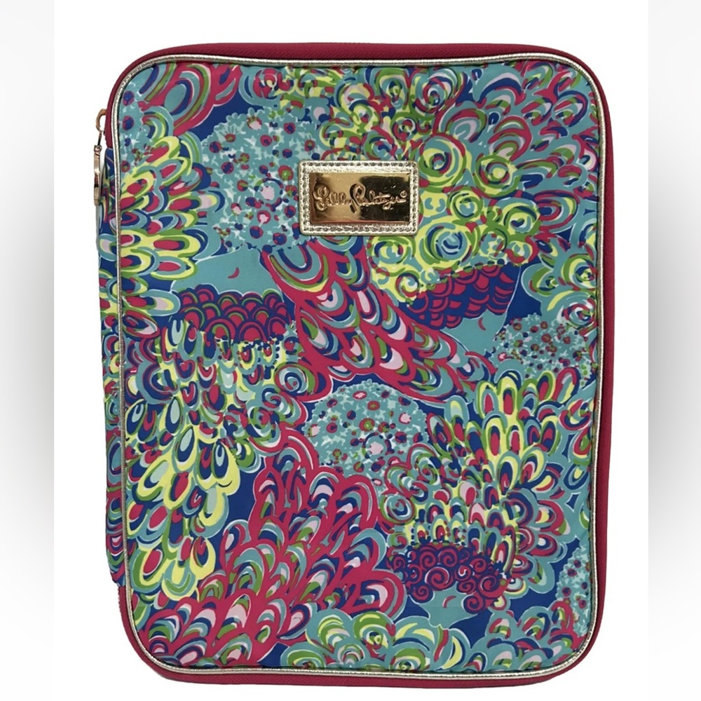 Lilly Pulitzer Folio Three Side Zip-Featured in Lilly's Lagoon NWOT